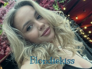 Blondiekiss