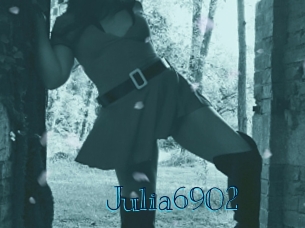 Julia6902