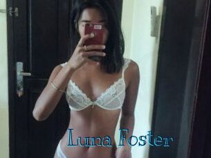 Luna_Foster