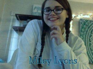 Miley_Lyons