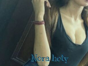 Nora_hoty